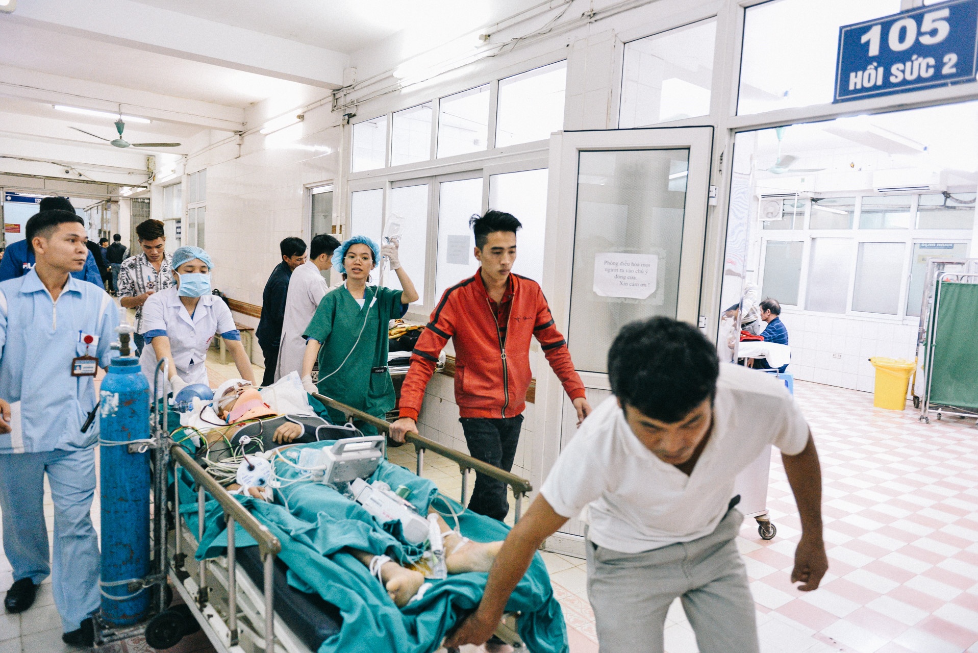 Hon 4.000 nguoi nhap vien vi danh nhau trong Tet hinh anh