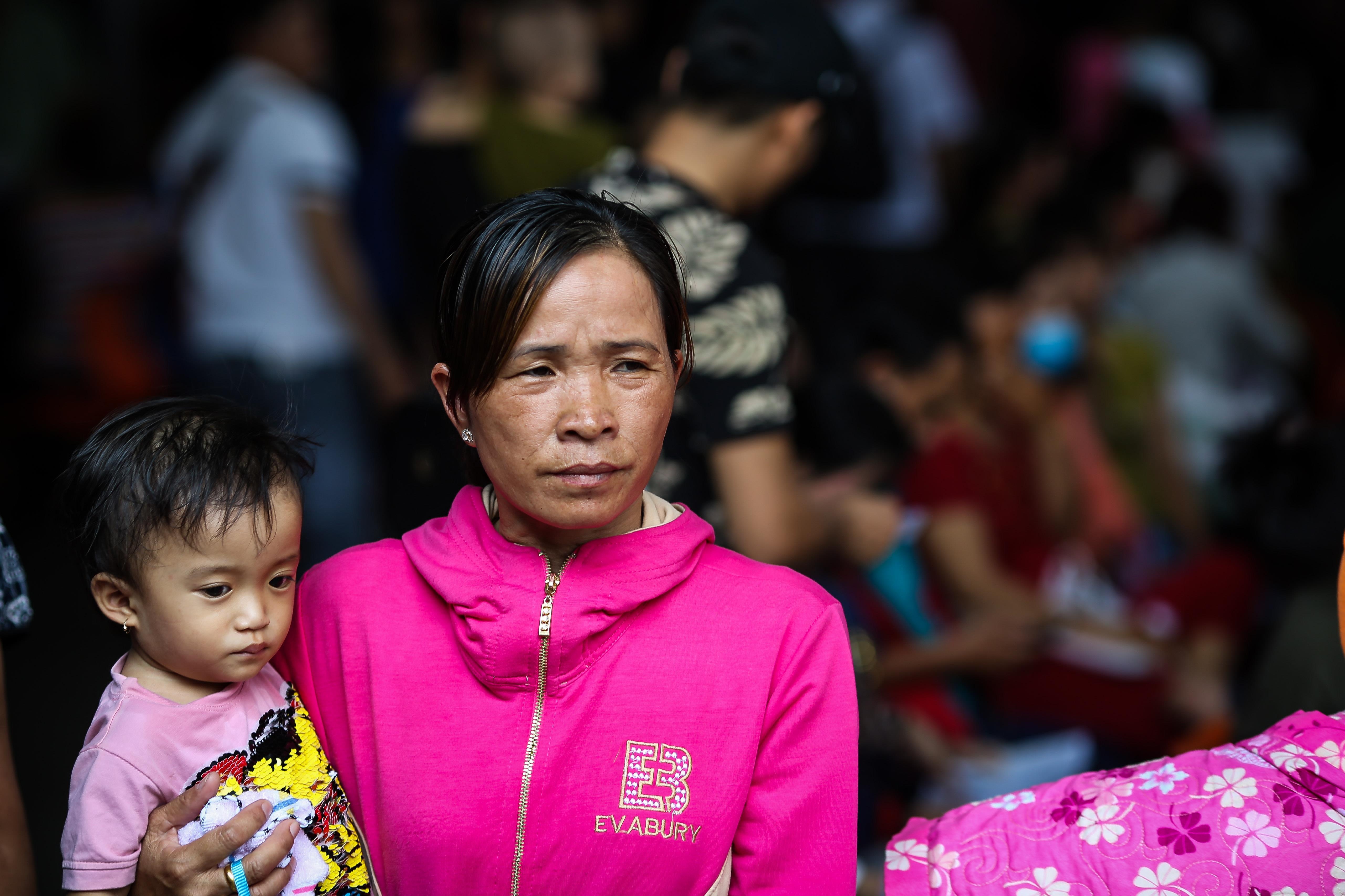 Tre don dap nhap vien do nang nong,  benh vien sai gon gong minh kham benh anh 6