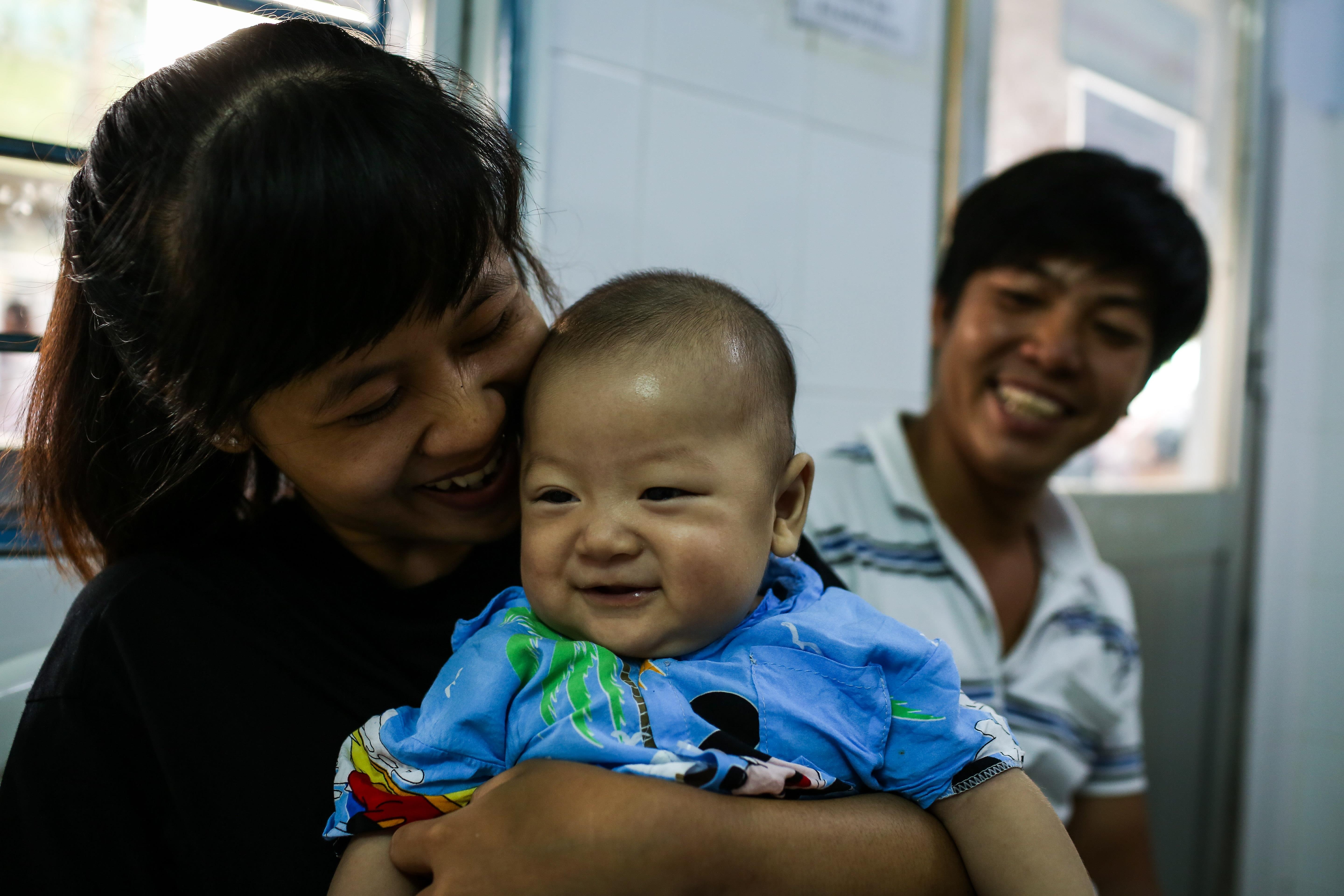 Sài Gòn nắng nóng đạt ngưỡng,  người già trẻ em ồ ạt nhập viện ảnh 2 Sai Gon nang nong dat nguong,  nguoi gia tre em o at nhap vien anh 2