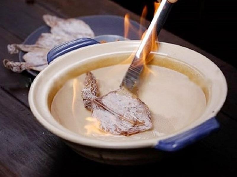 Nuong muc bang cach nay chang khac nao tu 'nuong nguoi' hinh anh