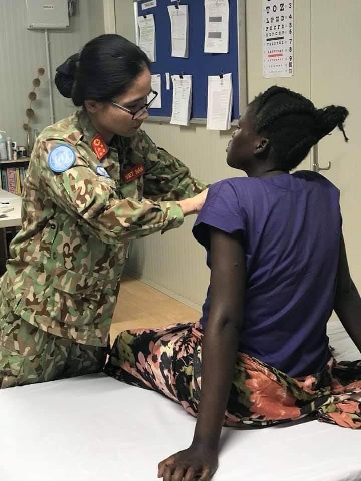 Bệnh viện Dã chiến cấp 2 số 1 Việt Nam được tặng bò ảnh 1 Benh vien Da chien cap 2 so 1 Viet Nam duoc tang bo anh 1