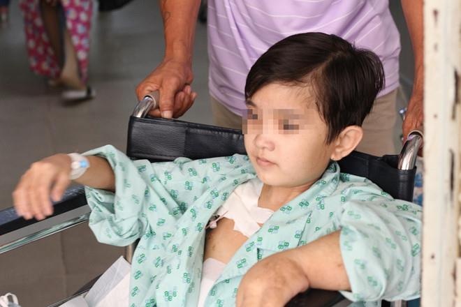 u 40 lit nuoc trong bung anh 2