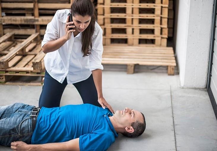 lam gi khi co nguoi bi dong kinh anh 3