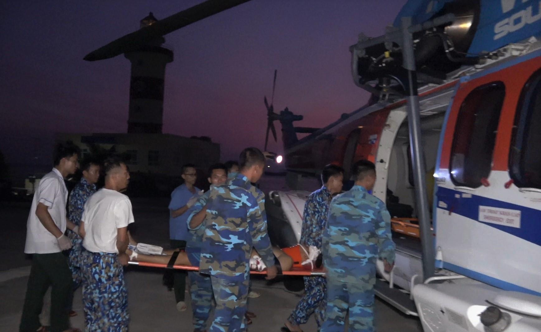 cap cuu chien si o Truong Sa anh 1