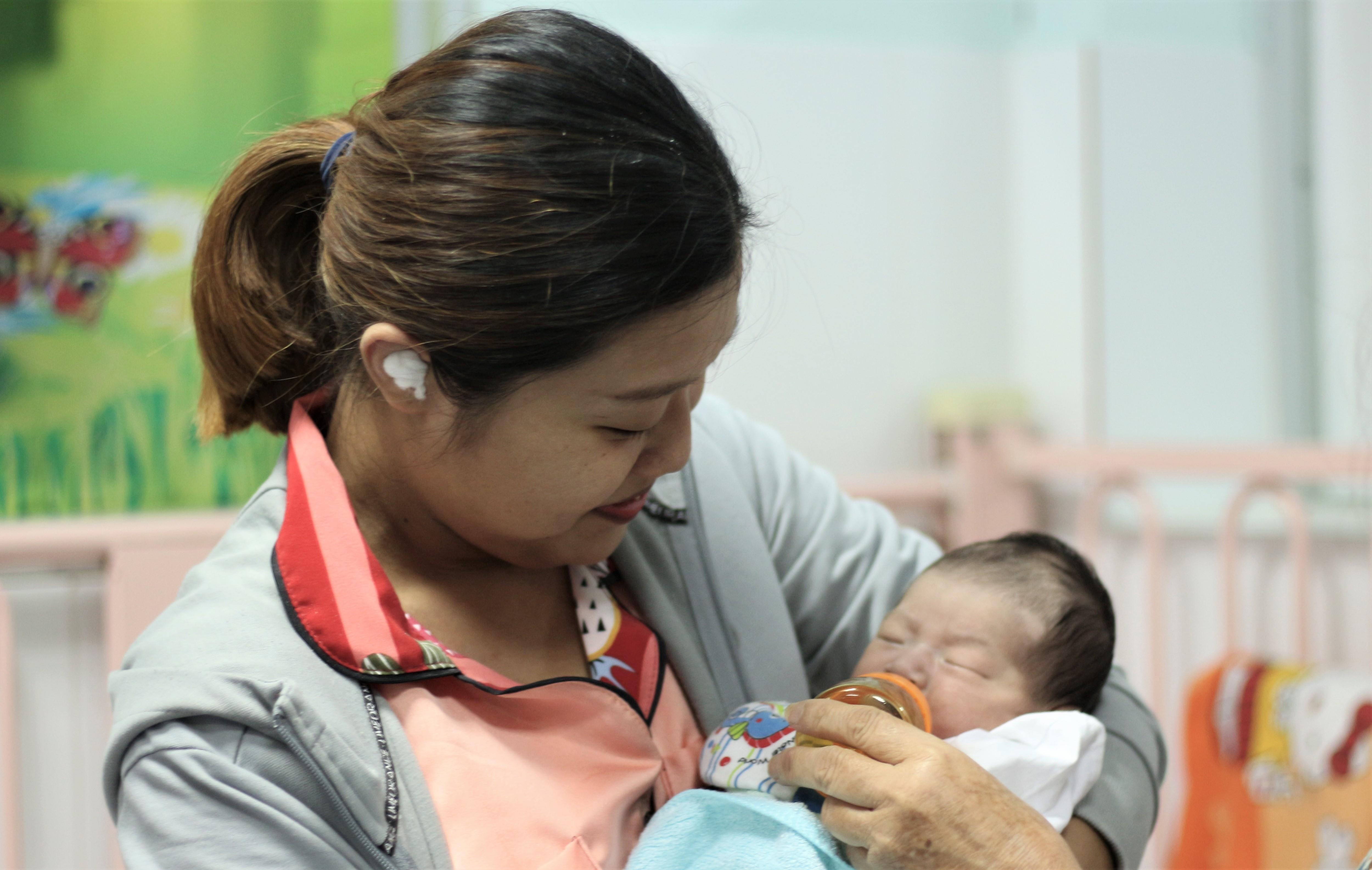 Me quyet sinh con du biet thai nhi mac benh tim hiem gap hinh anh