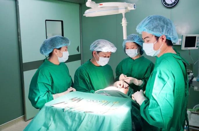 Việt kiều về nước làm đẹp ảnh 1 Viet kieu ve nuoc lam dep anh 1
