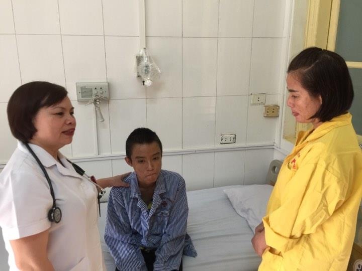 Cậu bé bị nấm phổi ảnh 2 Cau be bi nam phoi anh 2