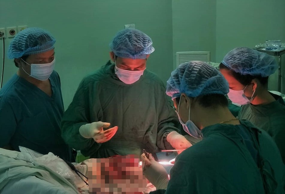 Sản phụ bị sa dây rốn ảnh 1 San phu bi sa day ron anh 1