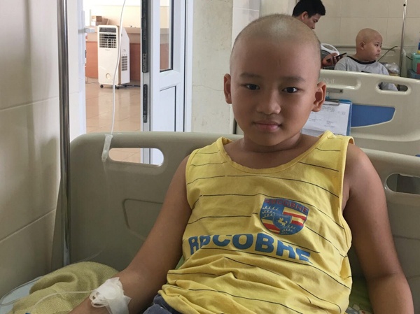 bé trai bị ung thư nguyên bào thần kinh ảnh 2 be trai bi ung thu nguyen bao than kinh anh 2