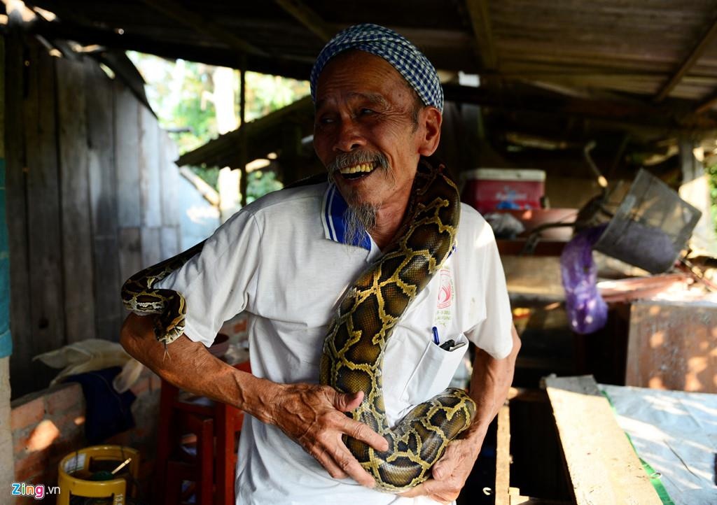 Anh hung phi cong Nguyen Van Bay qua doi hinh anh