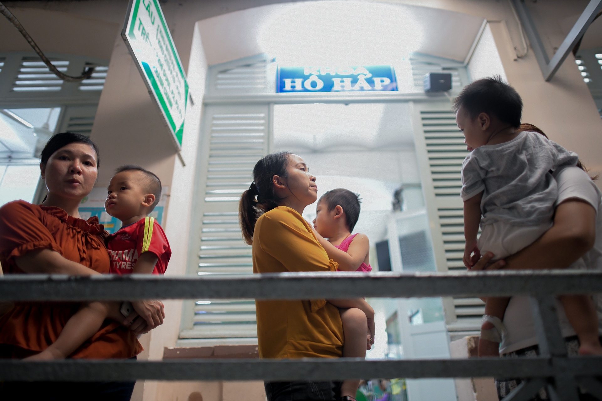 tre nhap vien do benh ho hap anh 13