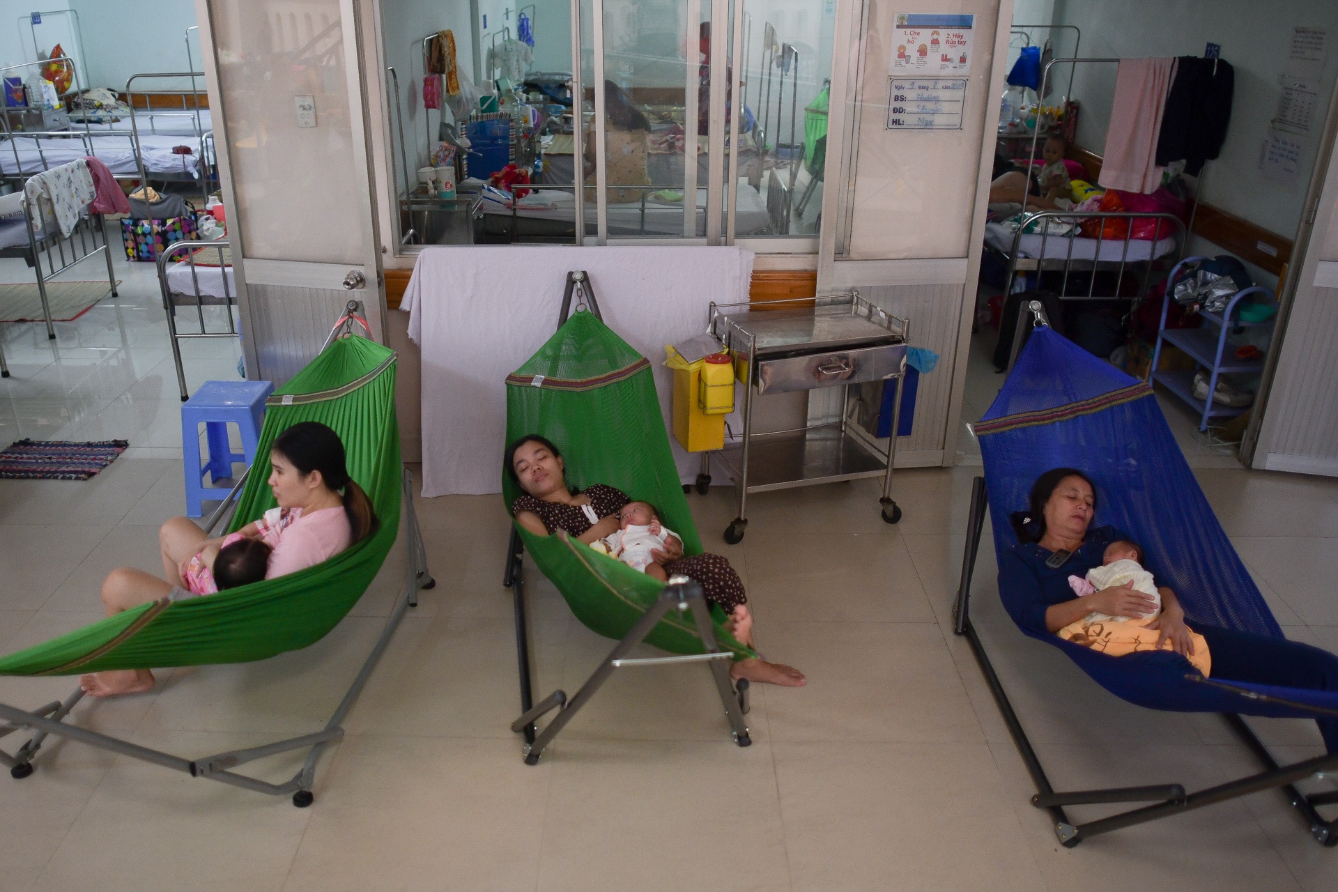 tre nhap vien do benh ho hap anh 4