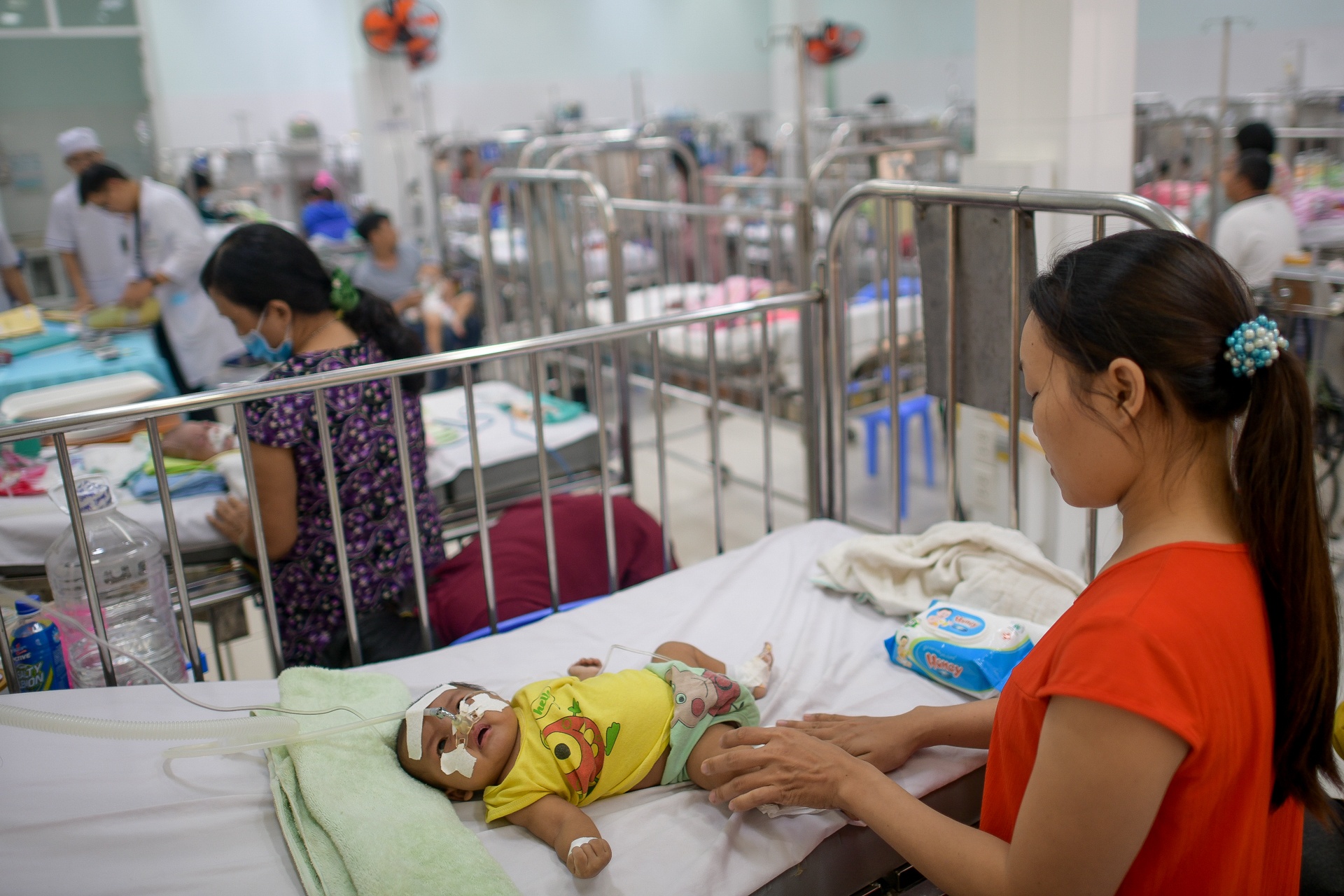 tre nhap vien do benh ho hap anh 7