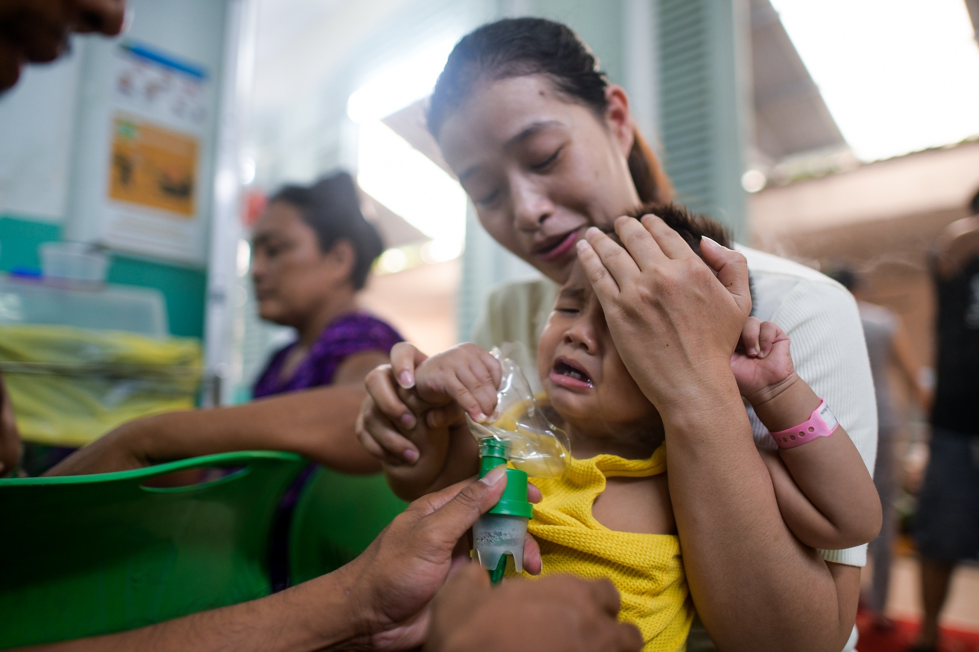 tre nhap vien do benh ho hap anh 8