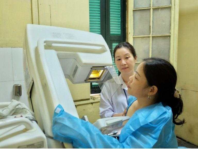 Chi em nen tam soat ung thu vu de bao ve suc khoe hinh anh