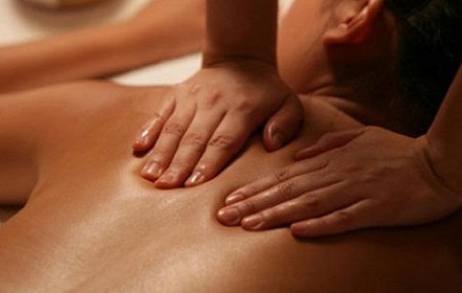 Nguoi dan ong mac sui mao ga nghi do oral sex tai tiem massage hinh anh