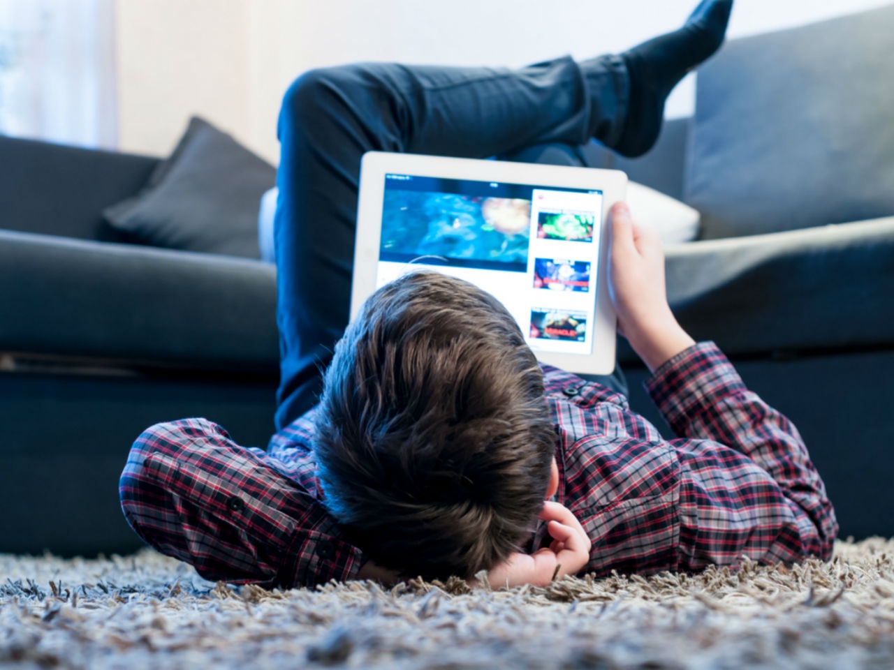 tự thắt cổ vì học theo YouTube ảnh 1 tu that co vi hoc theo YouTube anh 1