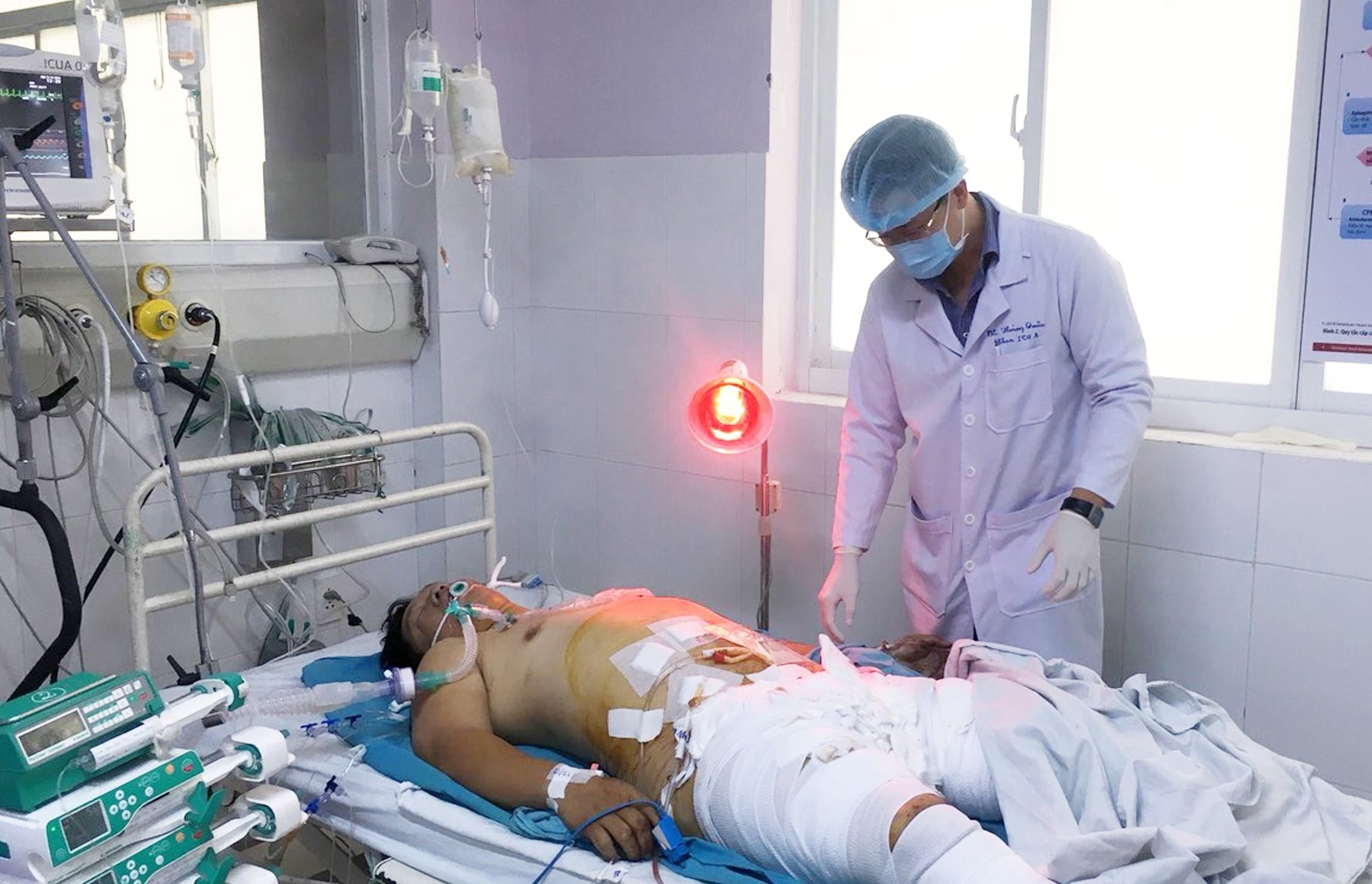 thanh nien bi container can nat dui anh 1