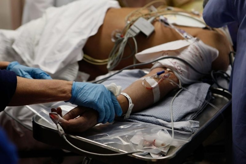 Benh nhan tu vong chua ro nguyen nhan sau tiem thuoc giam dau hinh anh