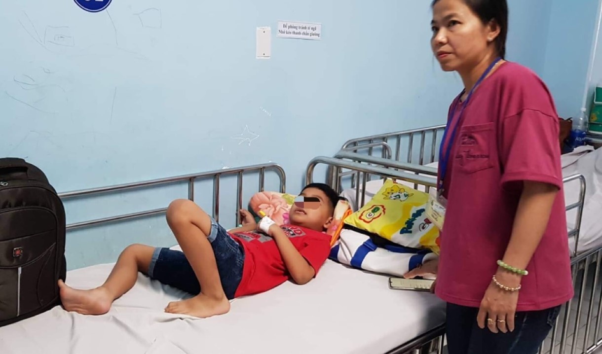 hang chuc hoc sinh ngo doc anh 1