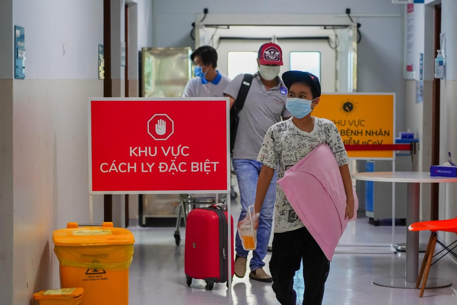 be trai 10 tuoi mac Covid-19 anh 2