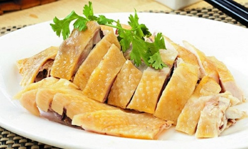 Nguoi dan ong suyt chet sau nhieu ngay hoc xuong ga trong co hinh anh