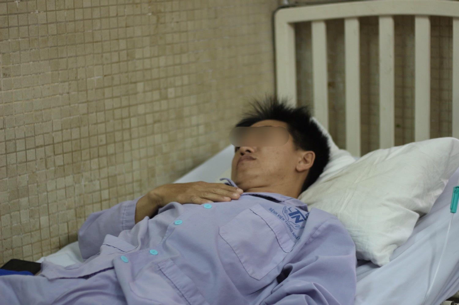 Tuong beo bung, nguoi dan ong bat ngo phat hien u mo nang gan 8 kg hinh anh