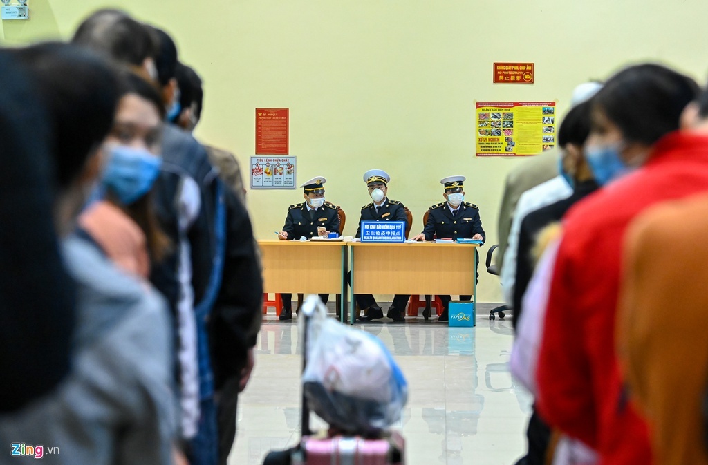 Nguoi cach ly Covid-19 tang nhanh anh 1