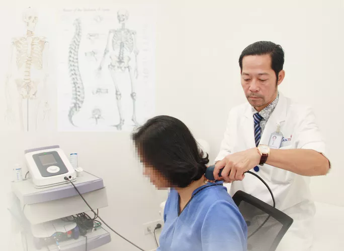 Hanh trinh 10 nam tim lai giac ngu cua phu nu lac co lien tuc hinh anh