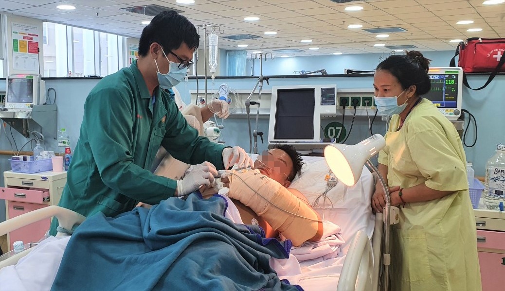 di oto bi chem dut lia tay anh 1