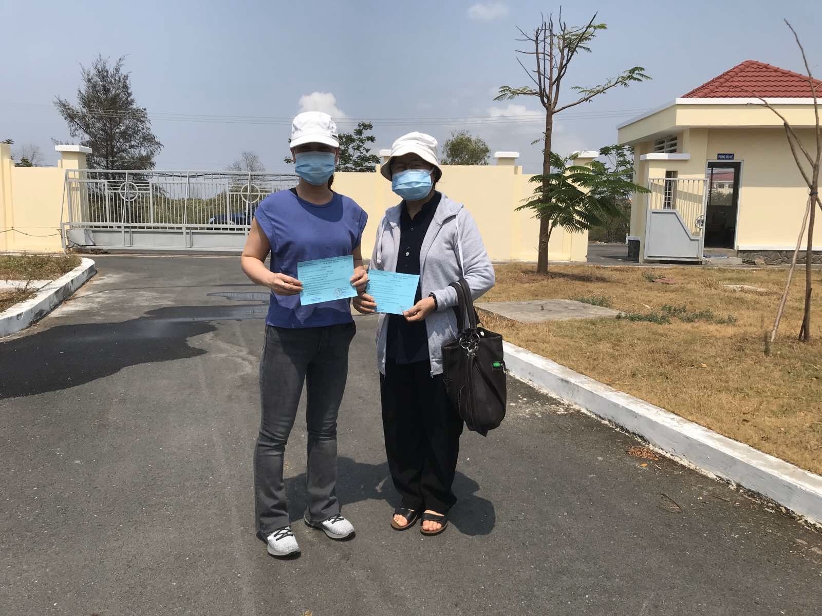 2 nguoi mac Covid-19 khoi benh anh 1