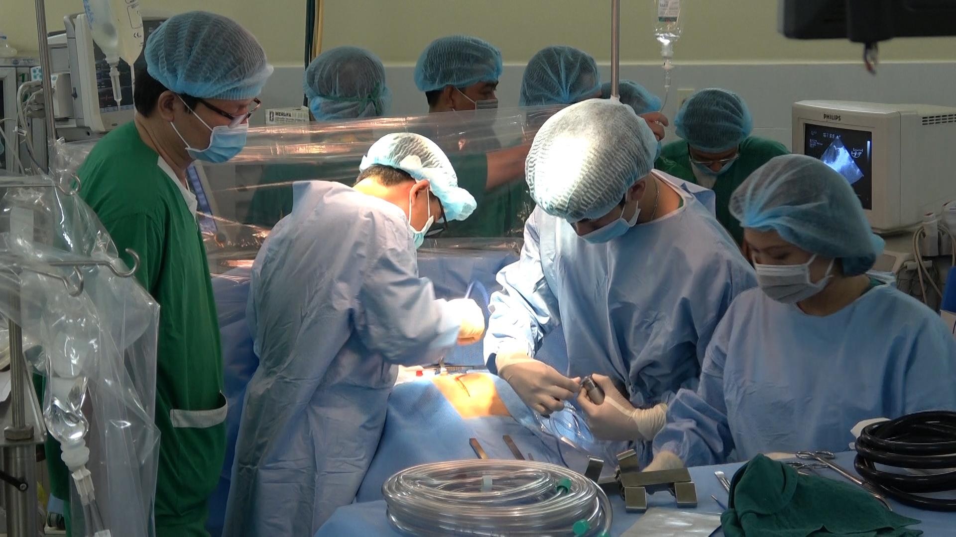 mo tim mien cho tre em ngheo anh 1