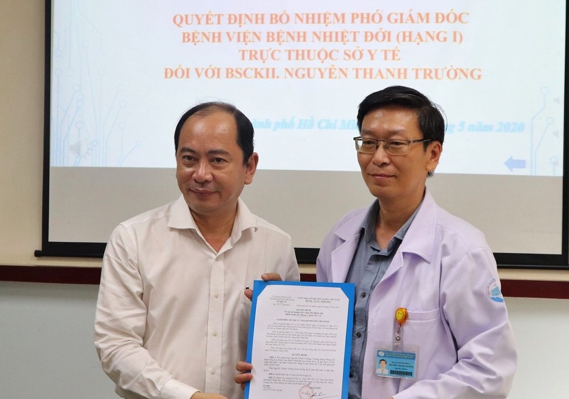 Benh vien Benh Nhiet doi TP.HCM co pho giam doc moi hinh anh
