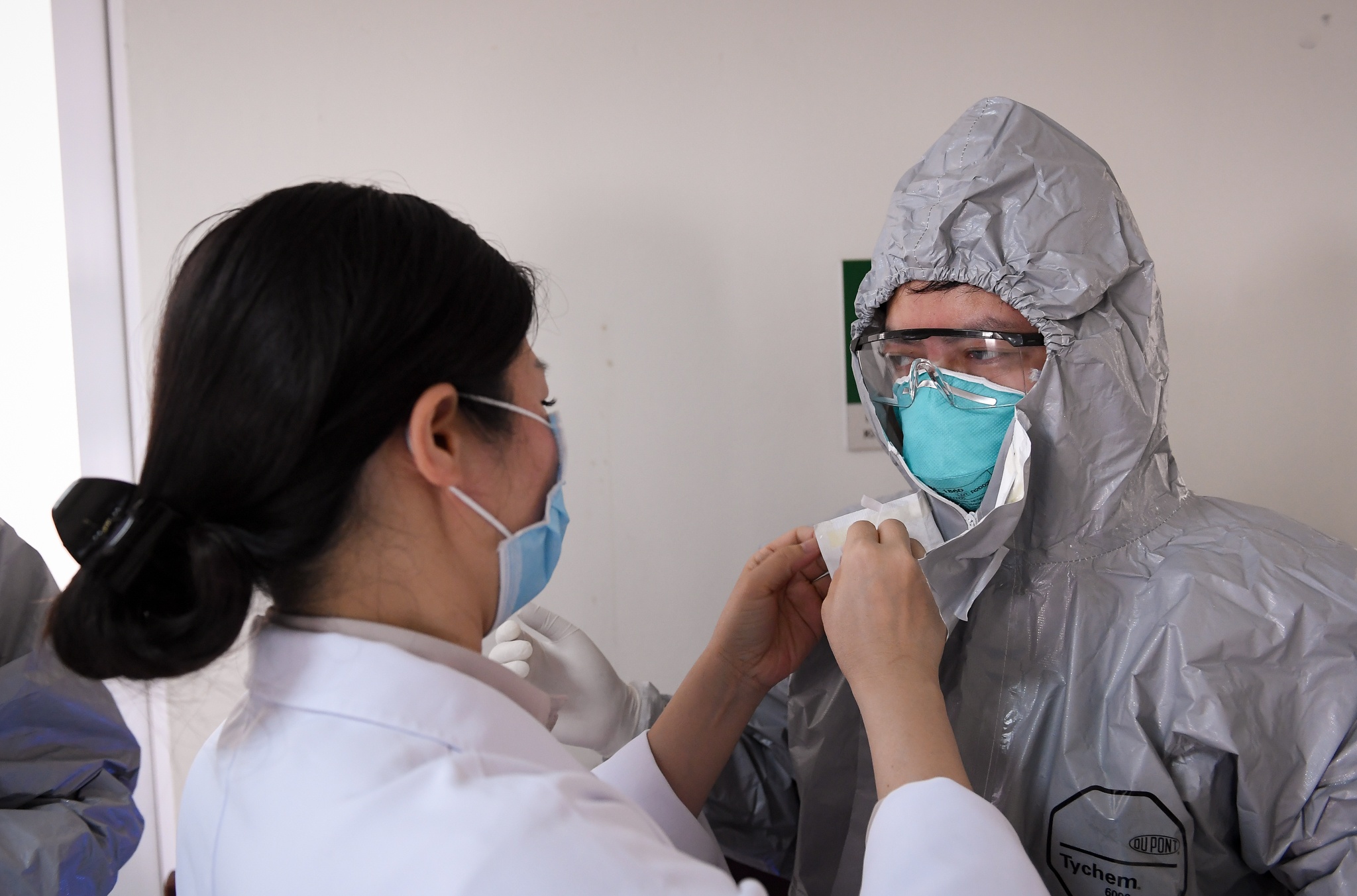 Benh nhan 91 duoc rut ong dan luu mang phoi hinh anh