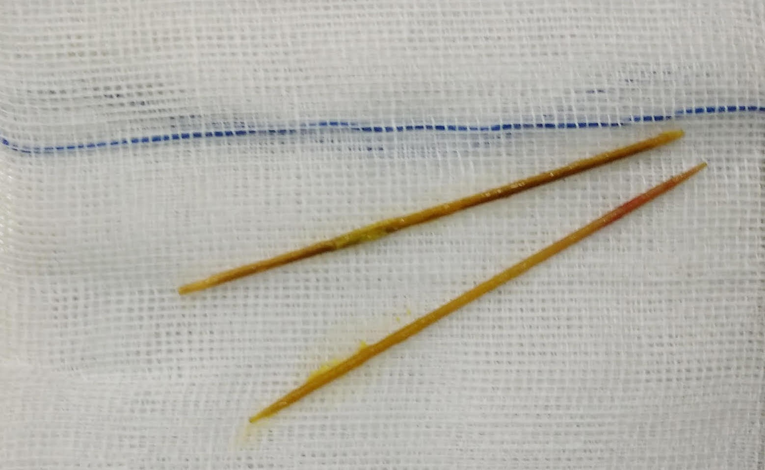 Thung ta trang sau khi uong ly bia co chua tam hinh anh