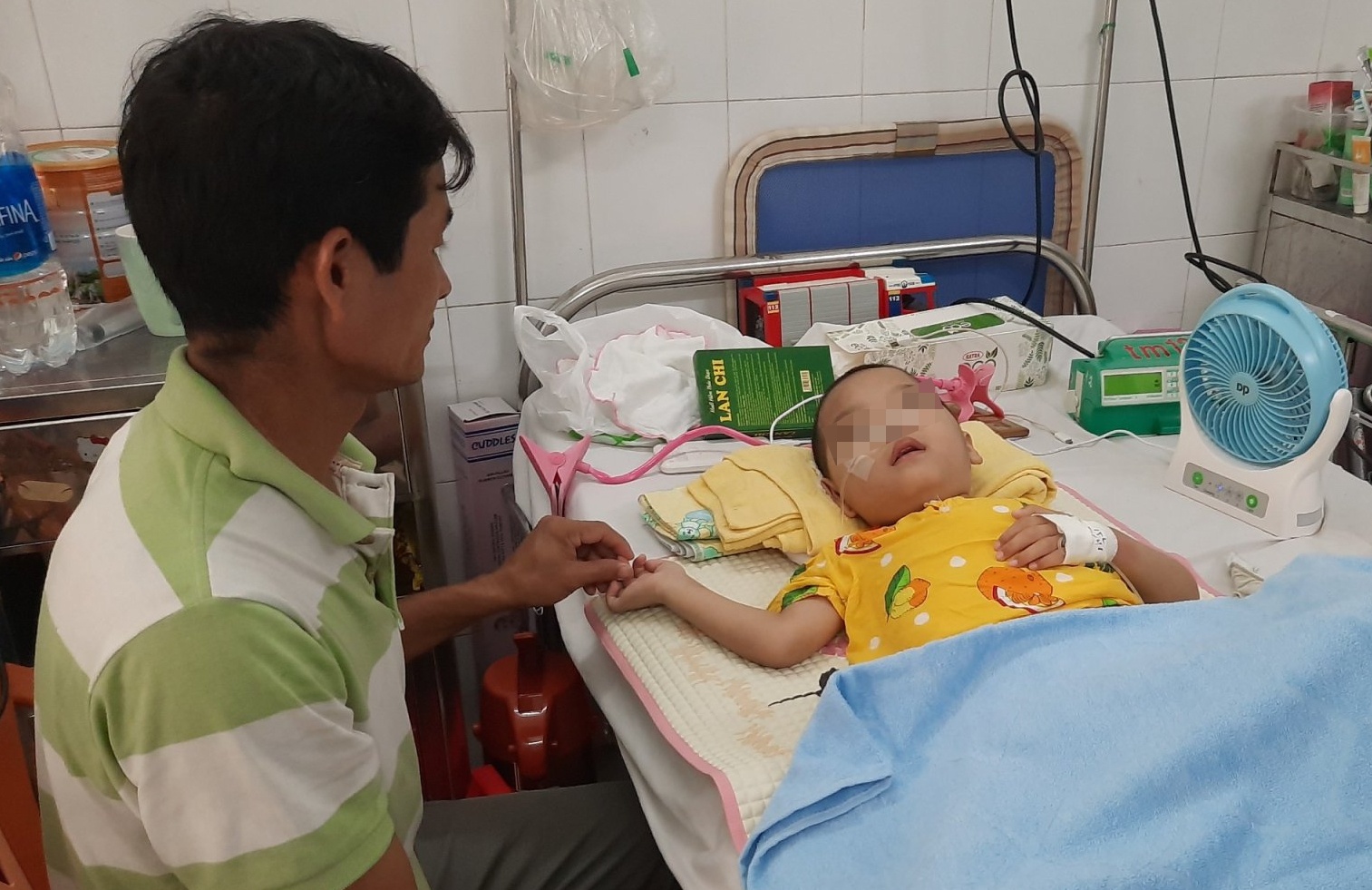 Be trai nhoi mau nao song sot ky dieu du tien luong kho qua khoi hinh anh