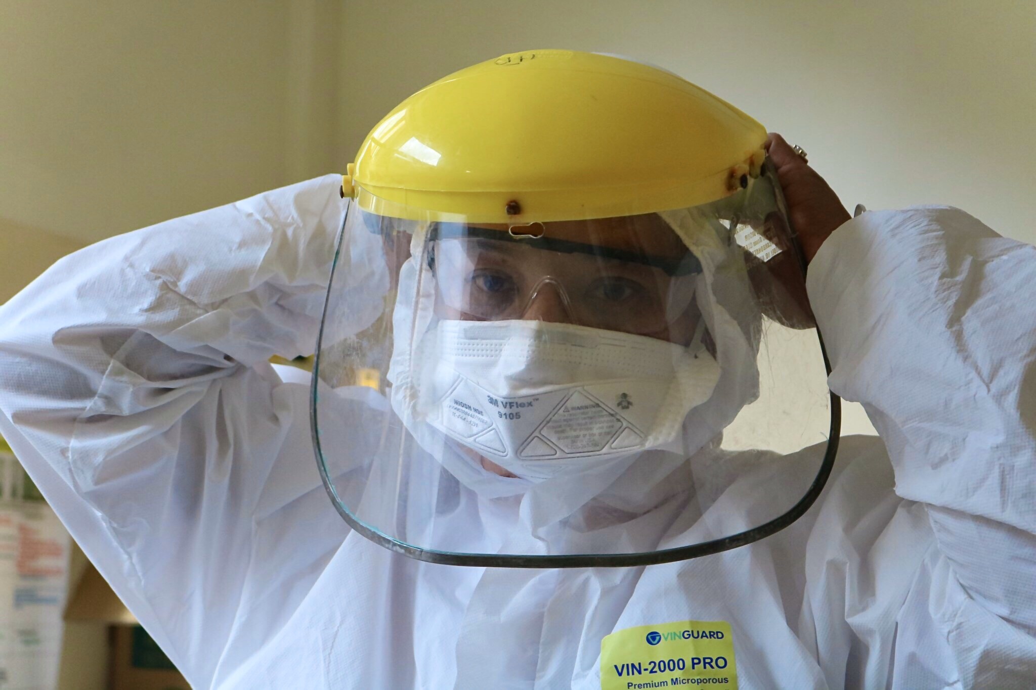 21 nguoi Trung Quoc nhap canh trai phep am tinh voi SARS-CoV-2 hinh anh