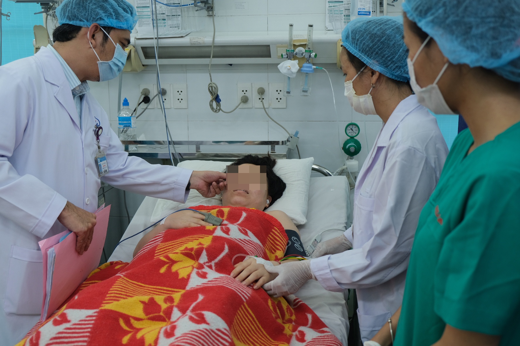 cuu thai phu bi nhau tien dao anh 2