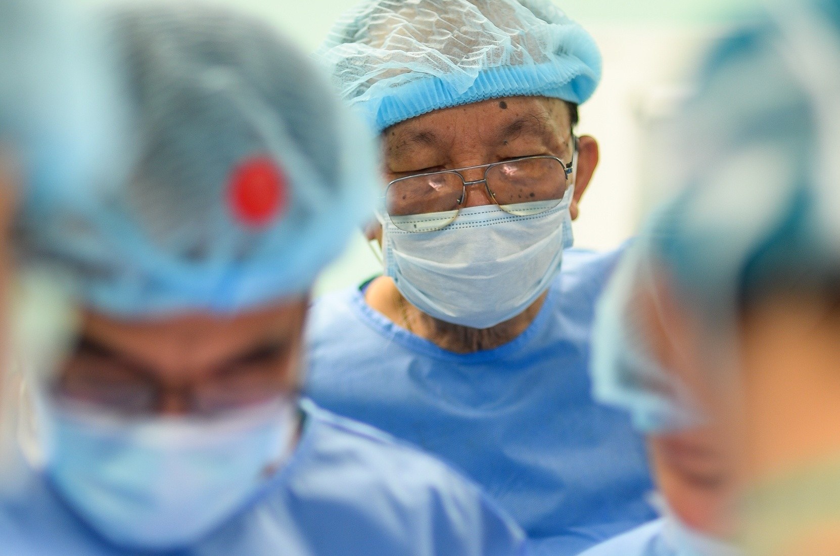 ca mo tach song sinh dinh lien anh 4