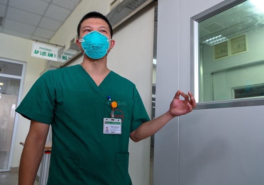 20 nguoi tro ve tu Guinea Xich Dao mac Covid-19 hinh anh