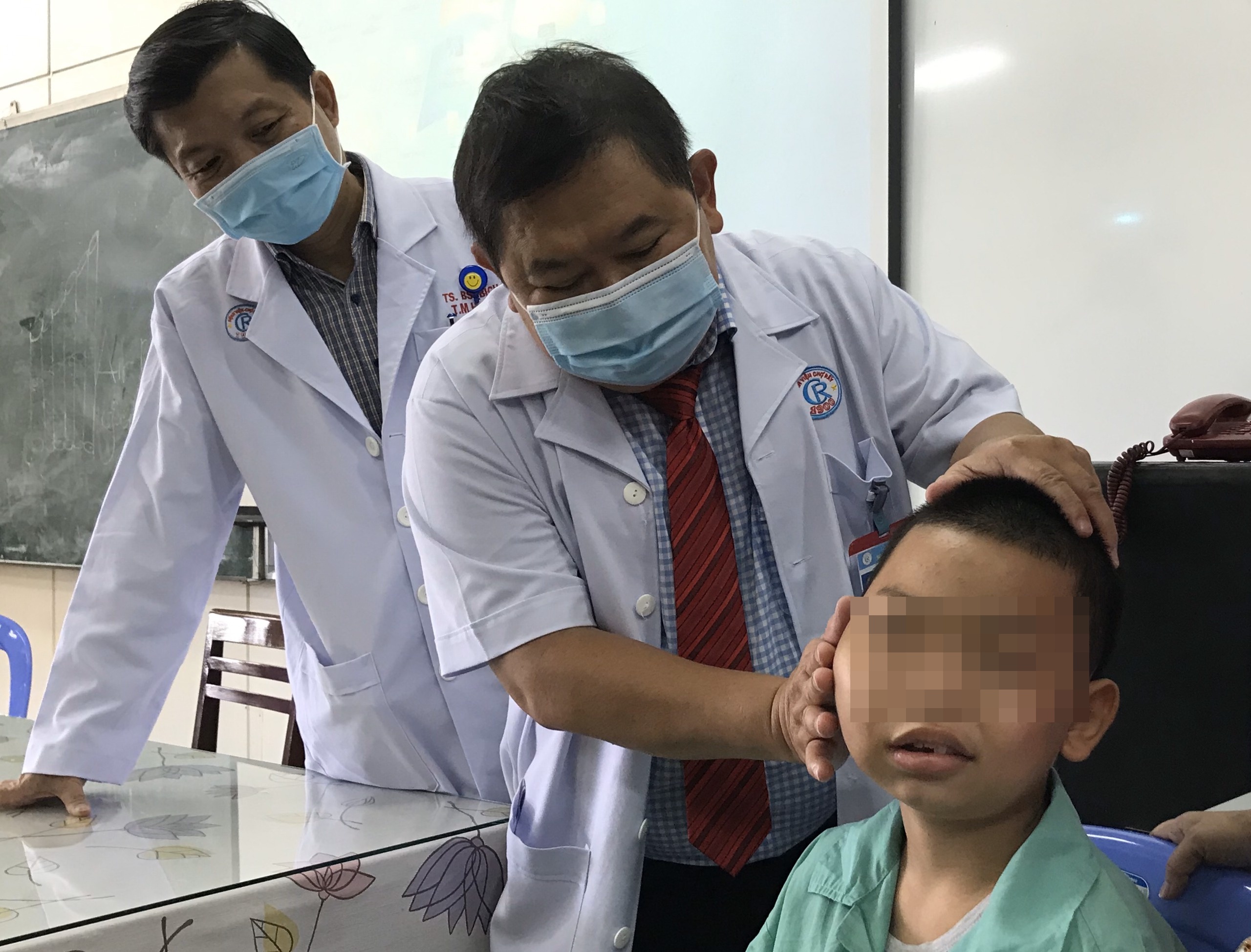 u xơ hàm mặt đầu tiên ở Việt Nam ảnh 2 u xo ham mat dau tien o Viet Nam anh 2