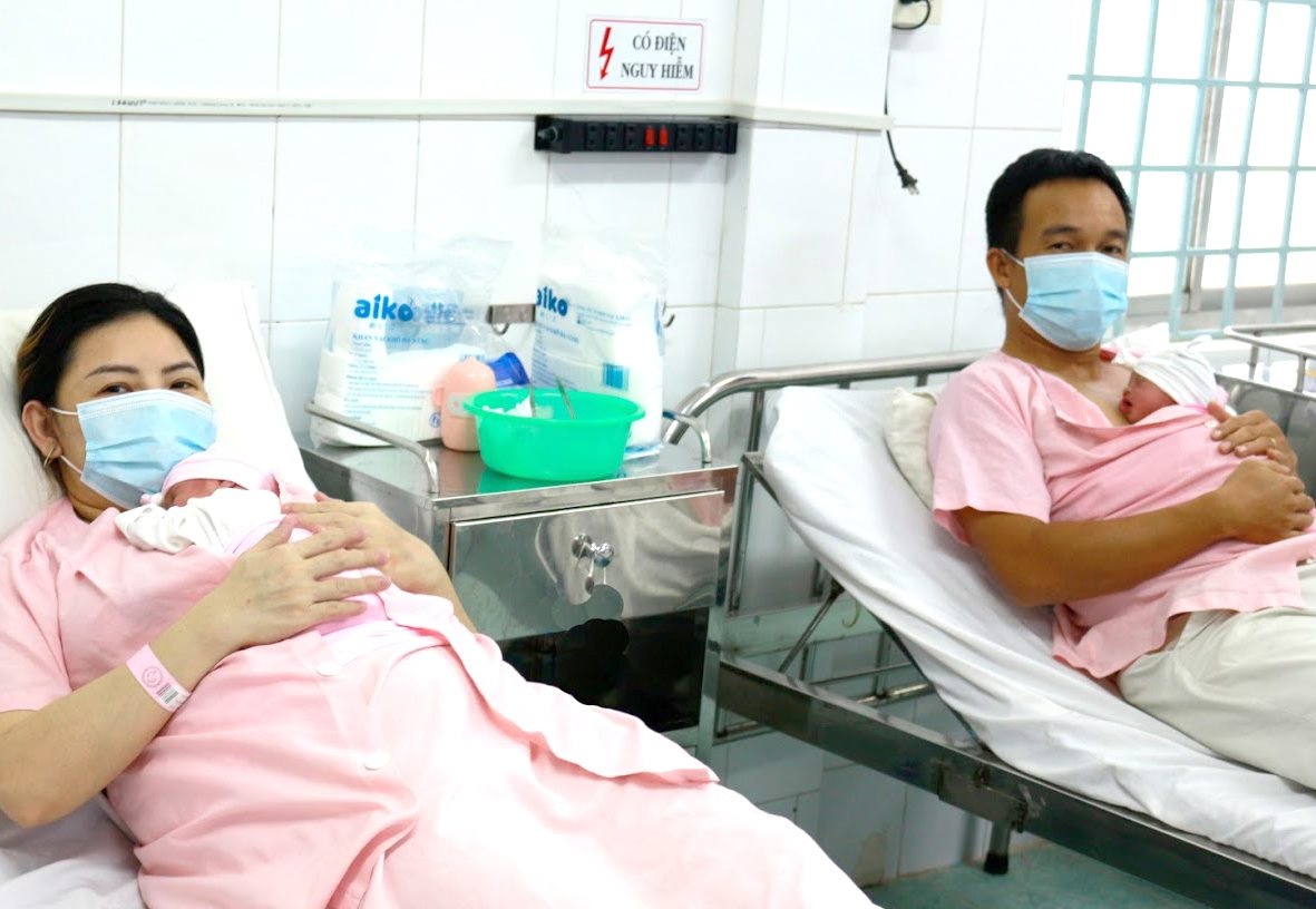 Sinh doi sau 11 nam hiem muon anh 1