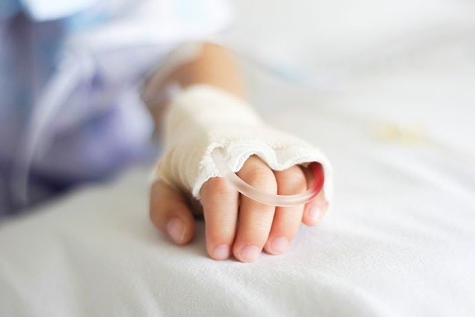 Be trai 12 tuoi tu vong do mac bach hau ac tinh hinh anh