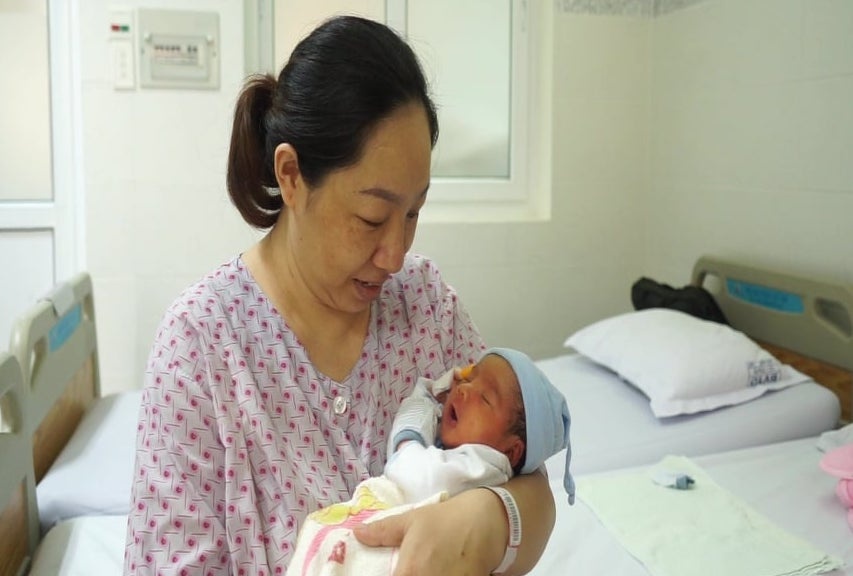 San phu bi nhau cai rang luoc mang nhom mau hiem hinh anh