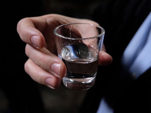 Ruou ba kich co lam tang ban linh dan ong? hinh anh