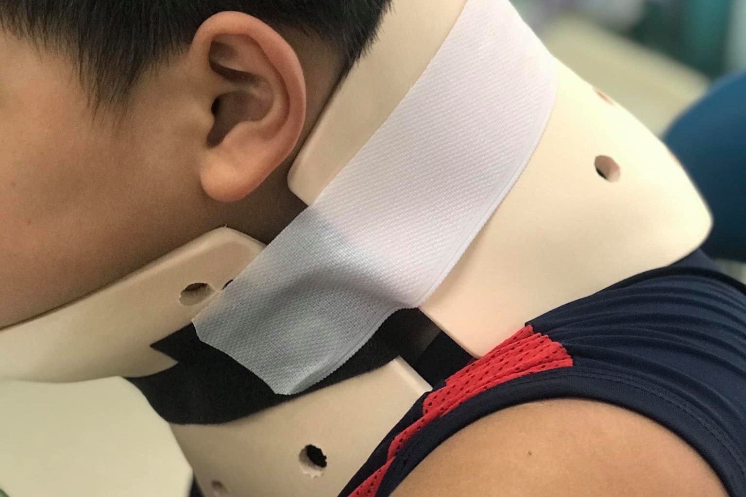 Bat chuoc nhao lon tren TikTok, be trai bi veo co hinh anh