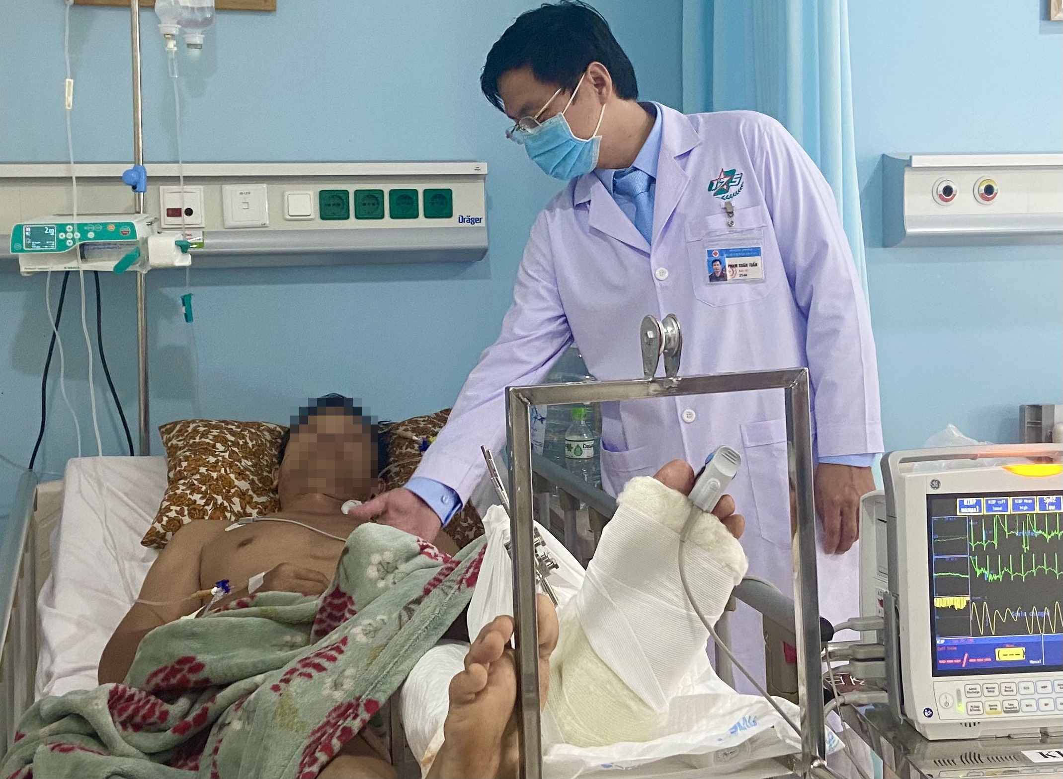 Noi chi thanh cong cho benh nhan bi chem dut chan hinh anh