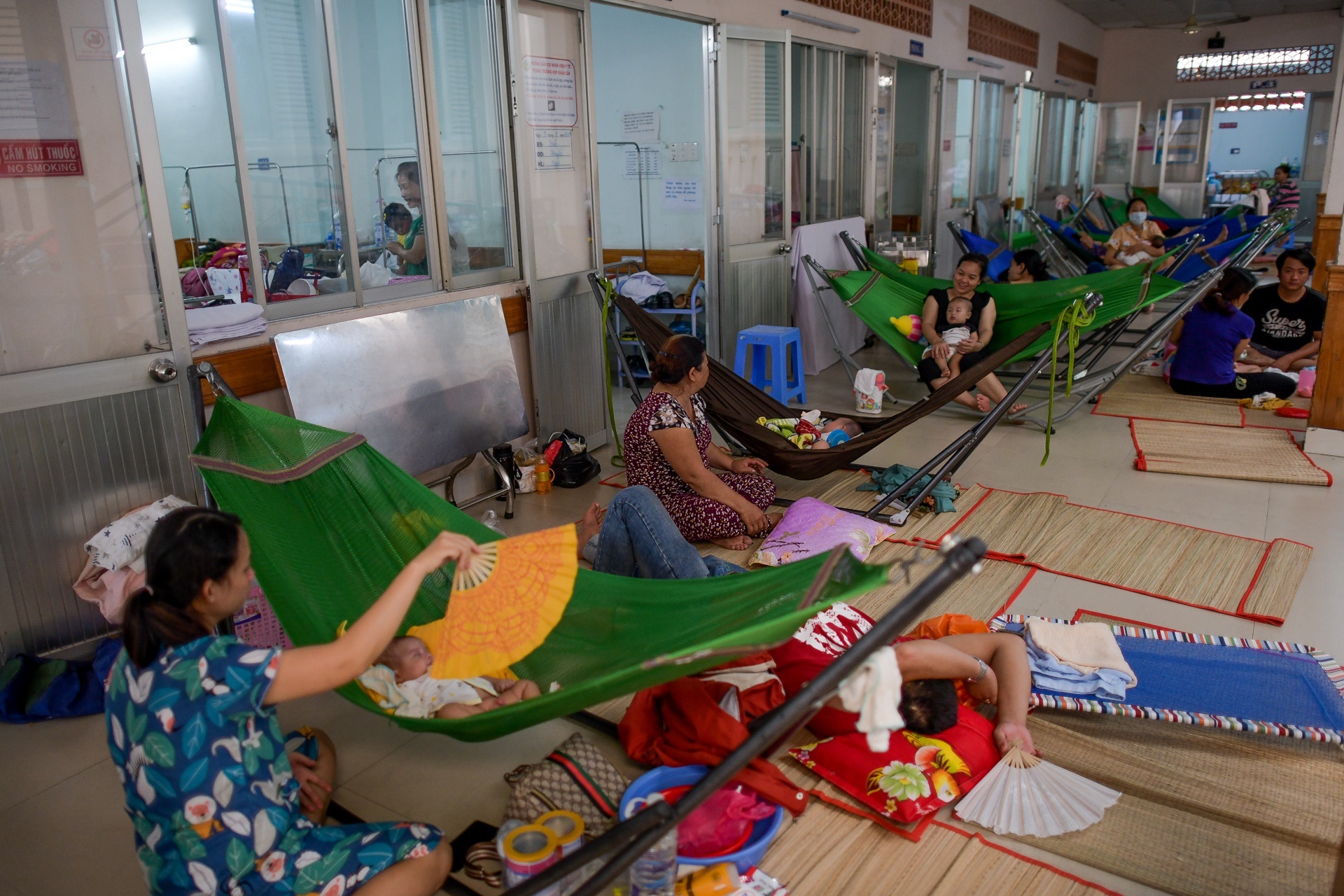 TP.HCM qua tai khi thong tuyen BHYT anh 3