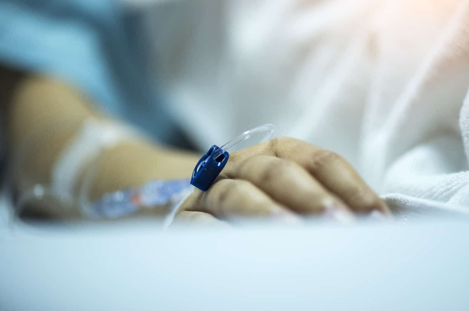 Be trai 4 tuoi tu vong do nga vao xo nuoc hinh anh