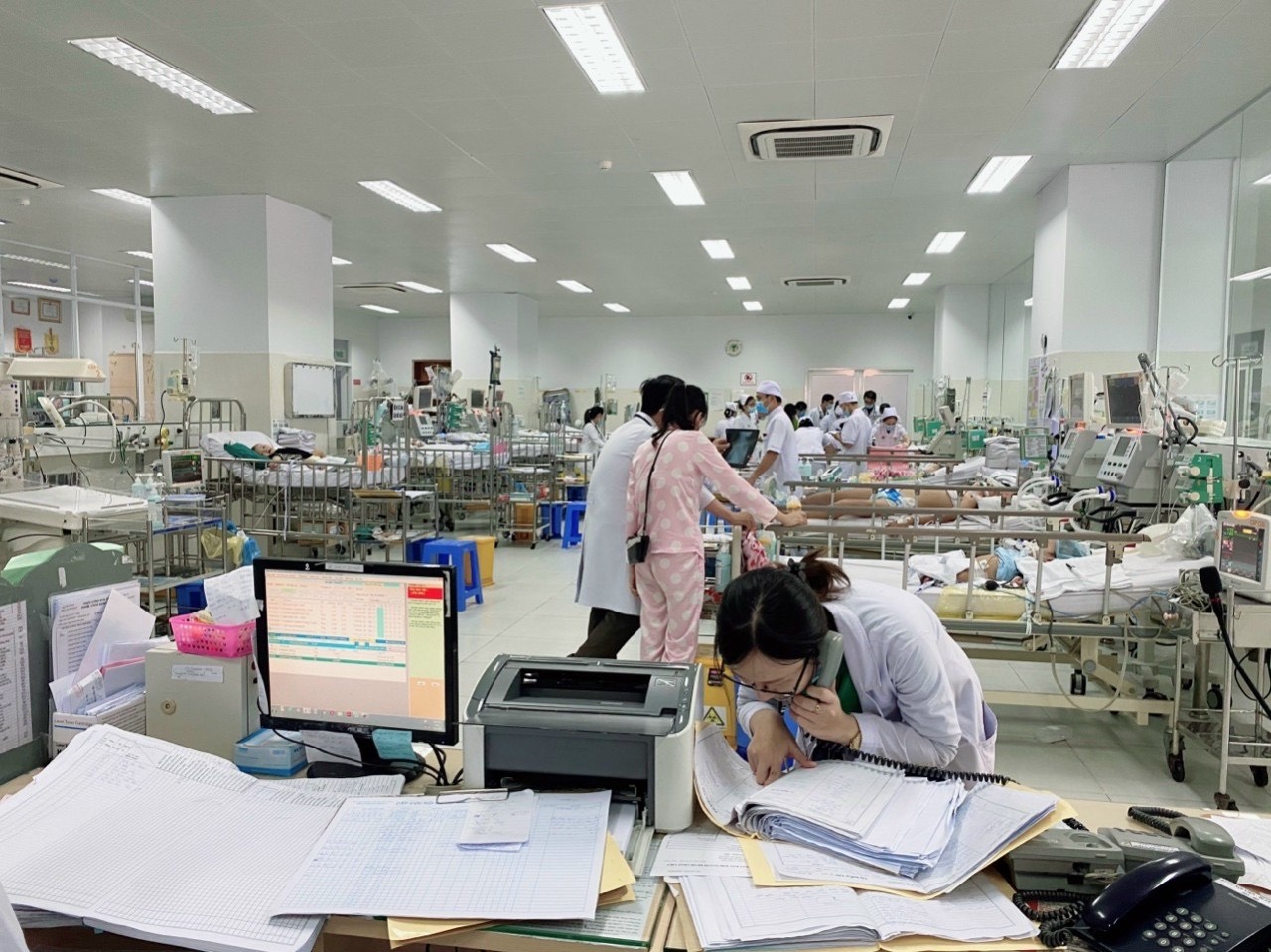 be trai tu vong do duoi nuoc anh 1